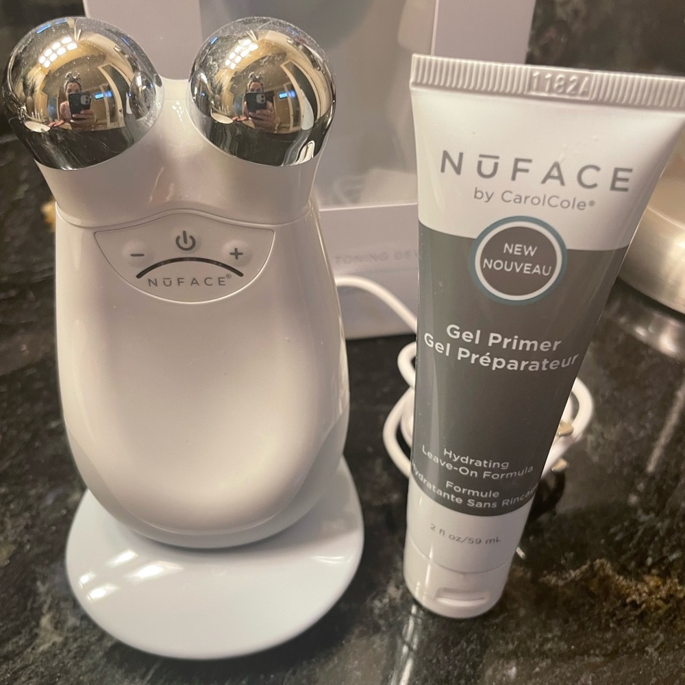 Nuface Trinity Facial Trainer kit